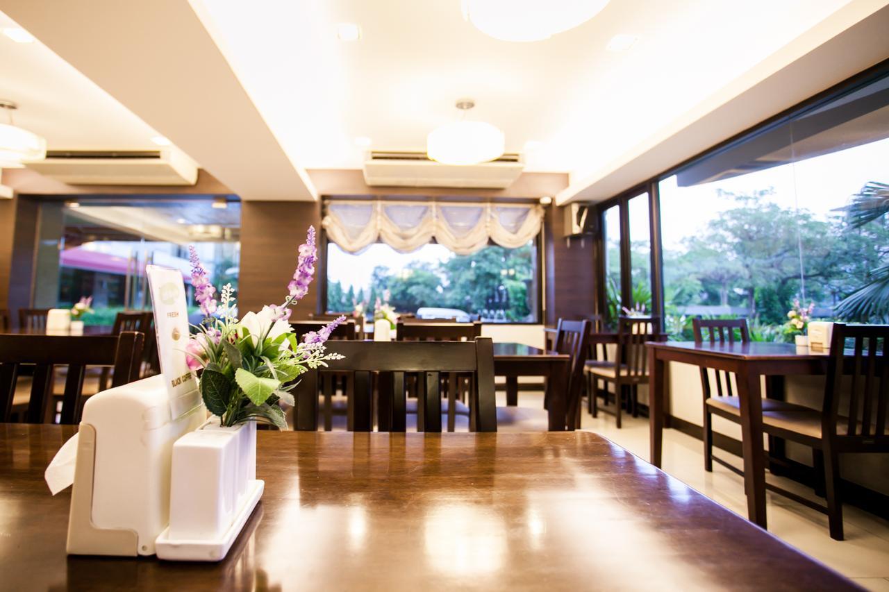 Grand Tara Garden Thai Hotel Bangkok Exterior photo