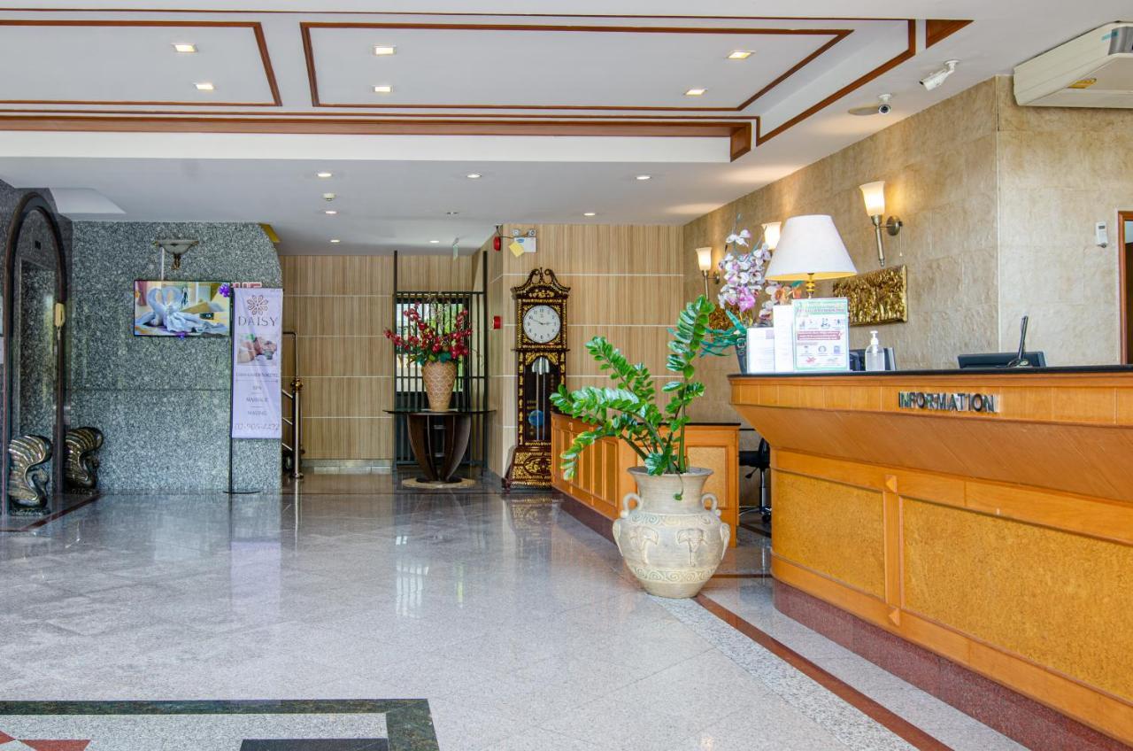 Grand Tara Garden Thai Hotel Bangkok Exterior photo
